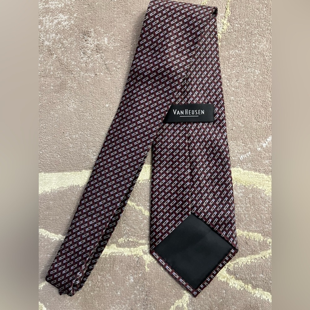 Van heusen tie